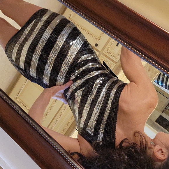 2b Bebe Limited Edition structured sequined one-shoulder dress, XS - Picture 10 of 17